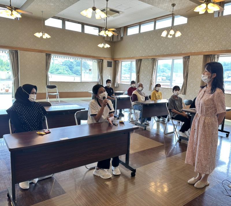 お疲れ様会でホッと一息、受験後の感想を熱弁！